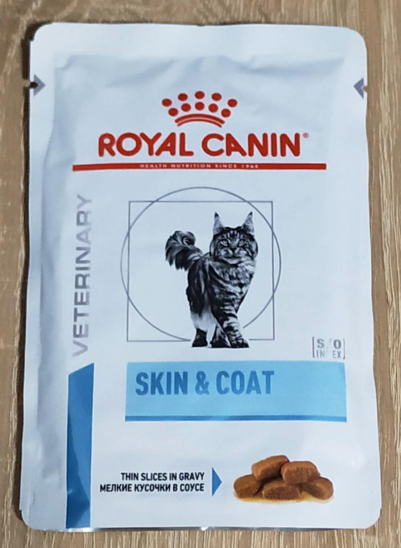Лечебная консерва Royal Canin Skin and Coat для кошек мелкие кусочки в соусе 85 грамм