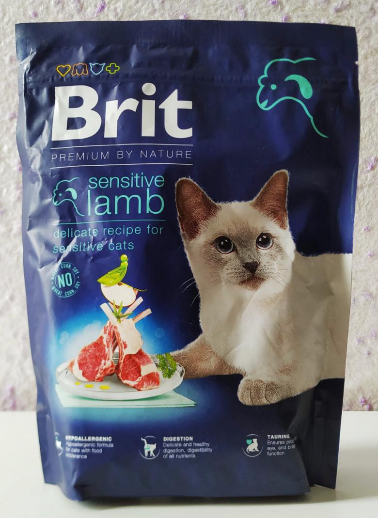 Сухий корм для котів Brit Premium by Nature Sensitive Lamb